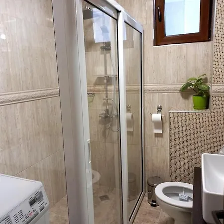 Toni / 2bedrooms Lejlighed